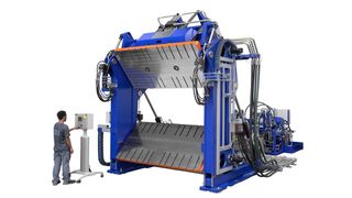 Auf PUR-Komplettanlagen fertigt die Romeo RIM Inc. große Polyurethanteile im RIM-Verfahren. Erfolg dabei garantieren jetzt zwei Formenträgersysteme des Modells BFT-J von BBG. (BBG)