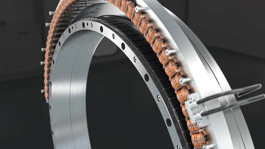 Das ist eine innovative Drehverbindung mit segmentiertem Direktantrieb von Franke aus Aalen. Sie überwindet quasi die Schwerkraft, um Computertomographen langlebiger und präziser zu machen.(Bild:  Franke)