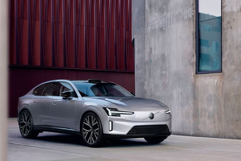 Volvo setzt seine Limousinen-Tradition elektrisch angetrieben mit dem ES90 fort. (Bild: Volvo)