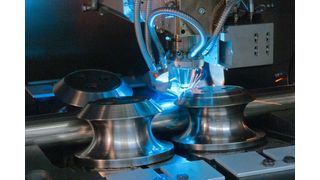 Die Multifunktions-Rohrschweißanlage beruht auf einem hochmodularen Maschinenkonzept. Die gleiche Anlage kann sowohl klassische Rundrohre als auch komplexe, geschweißte Profile herstellen.  (Bild: Dreistern)