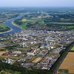 Im Chempark Dormagen soll eine neue Produktionsanlage für den Polyurethan-Rohstoff Toluylen-Diisocyanat (TDI) mit einer geplanten Jahreskapazität von 300.000 Tonnen errichtet werden. 