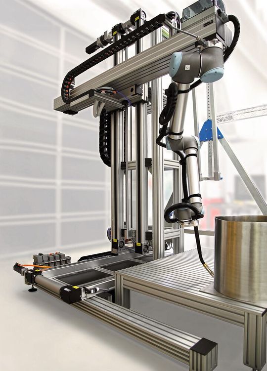 Aus den Lineareinheiten, Hubsäulen und Elektrozylindern von RK Rose+Krieger entstehen kundenspezifische, mehrachsige Positioniersysteme.(Bild:  RK Rose+Krieger)