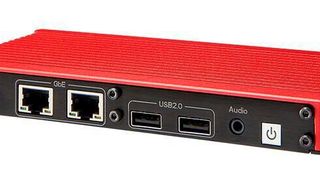 Der SmartMOD SL-100 ist das kleinste der IoT-Edge-Gateways von EFCO. Der Industrie-PC im Smartphone-Format (173mm x 88mm x 21,7mm) besitzt ein robustes Aluminium-Gehäuse und übersteht auch Stürze aus Schreibtischhöhe problemlos.  (EFCO Electronics)