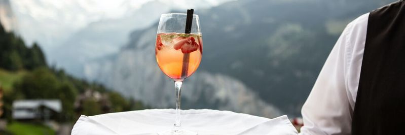 Termine statt Cocktails? Informations-Butler sollen beispielsweise automatisiert Meetings anglegen können.(Bild:  gemeinfrei // Unsplash)