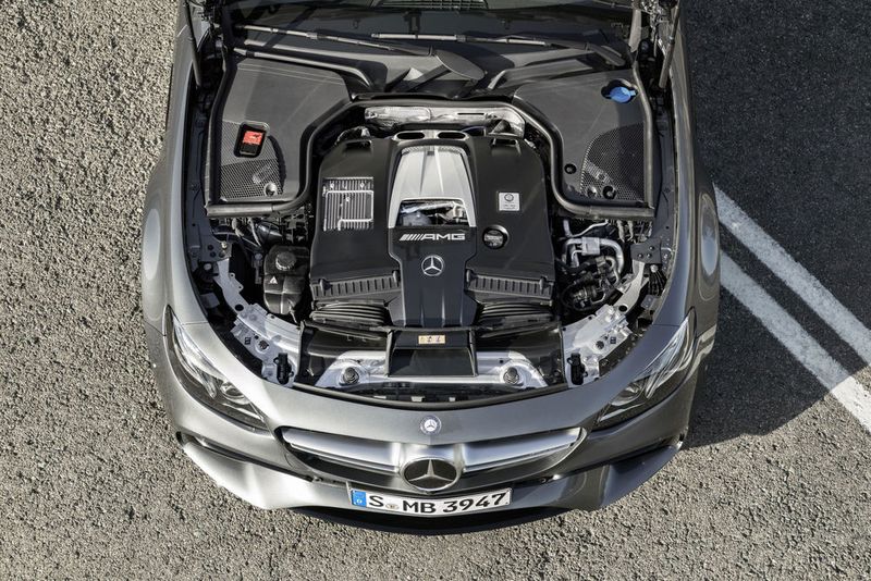 Statt des bisherigen 5,5-Liter-Aggregats kommt künftig ein 4,0-Liter-Biturbo zum Einsatz. (Daimler)