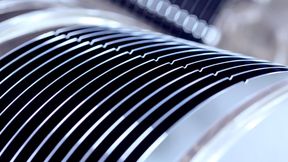 Siltronic aus München verarbeitet Siliziumwafer (Bild) zu Computerchips. Hier gibt das Unternehmen angesichts der hohen Nachfrage einen Einblick in seine Lage und eine kleine Prognose für das vor uns liegende Jahr ... (Bild: Siltronic)