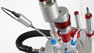 Das automatisierte Atlas-Crystallab übernimmt die Kontrolle aller Parameter eines Kristallisationsprozesses.  (Bild: YMC)