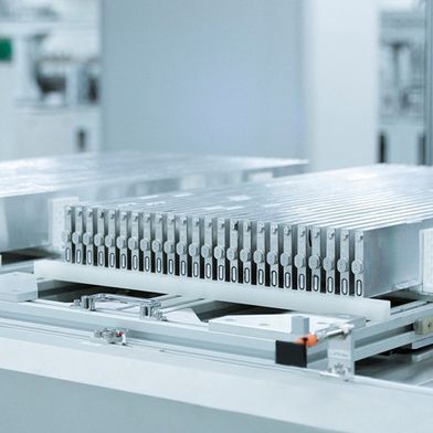 An der RWTH Aachen haben Forscher Teslas 4680- und BYDs Blade-Zellen analysiert. Im Bild: Blade-Zellen von BYD. (Bild: BYD)