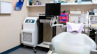 In sehr kurzer Zeit entwickelten Tri-Dim und EBM-Papst gemeinsam das portable Tri-Kleen-500UV-Unterdruck-Luftfiltersystem. (Tri-Dim)