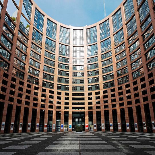 Die neuen EU-Gesetze sollen einen harmonisierten Wettbewerbsrahmen und eine strengere Regulierung digitaler Dienste innerhalb der Europäischen Union schaffen. Die neuen EU-Gesetze sollen einen harmonisierten Wettbewerbsrahmen und eine strengere Regulierung digitaler Dienste innerhalb der Europäischen Union schaffen.