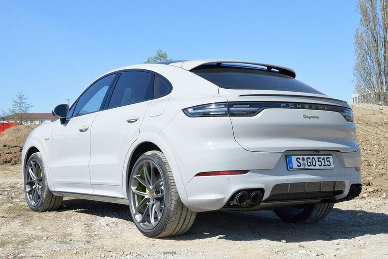 Die edle graue Lackierung kam bei allen Befragten sehr gut an. (Bild: Achter/»kfz-betrieb«)