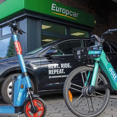 Der Volkswagen-Konzern hat über seine Finanzsparte und den Vermieter Europcar eine neue Mobilitätsapp an den Start gebracht, über die Nutzer verschiedene Mobilitätsangebote buchen können. (Bild: Europcar Deutschland)