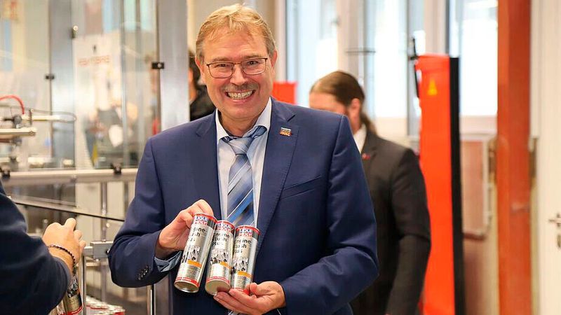 Liqui-Moly-Geschäftsführer Günter Hiermaier: „Unser Neubau markiert einen Meilenstein auf unserem Weg zum gemeinsamen Umsatzziel von einer Milliarde Euro.“(Bild:  Liqui Moly)