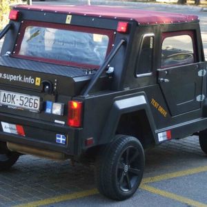 Der Super K schafft eine Höchstgeschwindigkeit von 145 km/h. (Bild:  Keraboss Cars Manufacturing)