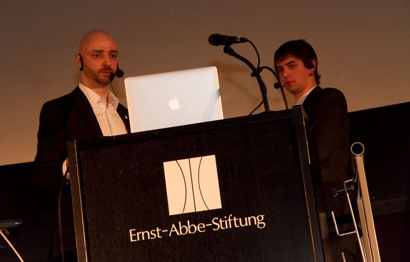 Thomas Uhlemann (Chief Education & Product Manager ESET in Deutschland) und Robert Lipovský, Malware Researcher ESET Slovakia (Archiv: Vogel Business Media)