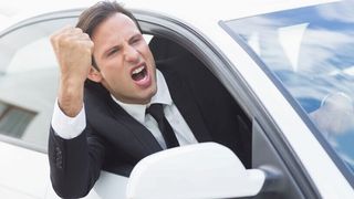 Das Agressionslevel am Steuer nimmt einer Umfrage zu Folge deutlich zu. (Clipdealer)