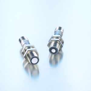 Der Nano von Microsonic der ku¨rzeste M12-Ultraschallsensor am Markt.