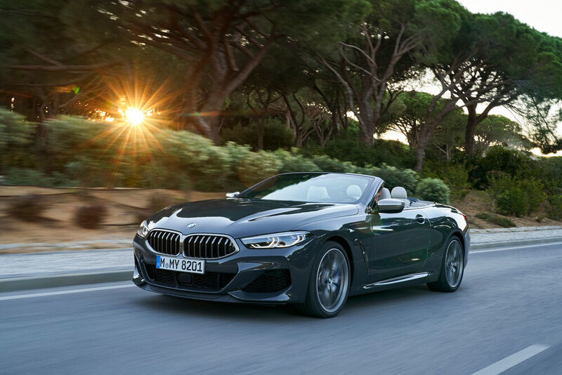 Passend zum Frühjahr bringt BMW den 8er nun auch als Cabriolet auf den Markt.  (BMW)