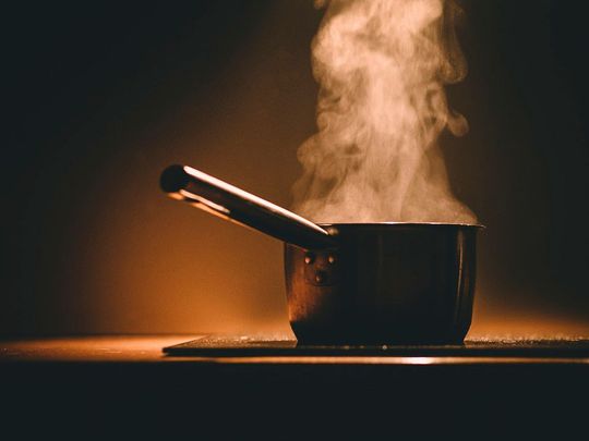 Veränderungen werden überwiegend aus den bestehenden Strukturen heraus getrieben. Weil viele Firmen jedoch nicht über den Tellerrand blicken, kochen sie sprichwörtlich im eigenen Saft. Veränderungen werden überwiegend aus den bestehenden Strukturen heraus getrieben. Weil viele Firmen jedoch nicht über den Tellerrand blicken, kochen sie sprichwörtlich im eigenen Saft.