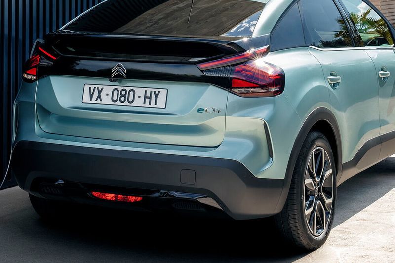 Markantes Heck: Das Lichtdesign und die beiden seitlichen Lufteinlässe wurden neu entwickelt. (Citroën)