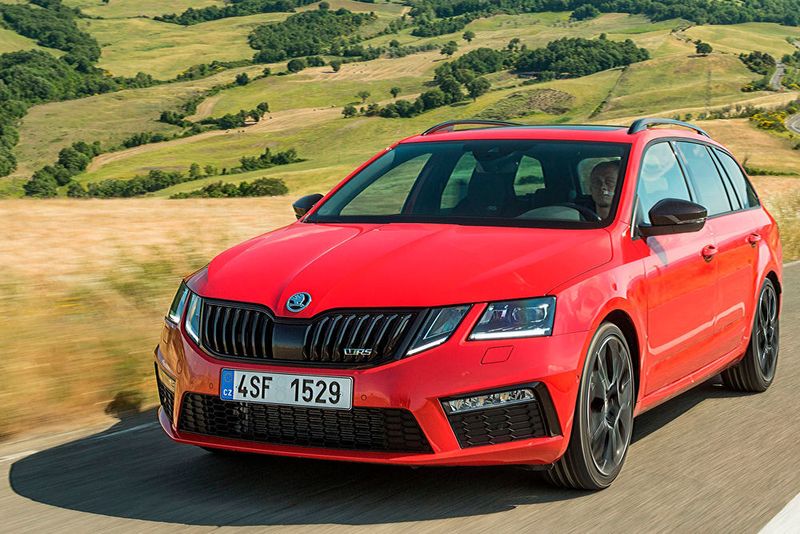 Der 2,0-Liter-Turbobenziner leistet 245 PS – die bislang stärkste Motorisierung für einen Octavia. (Skoda)