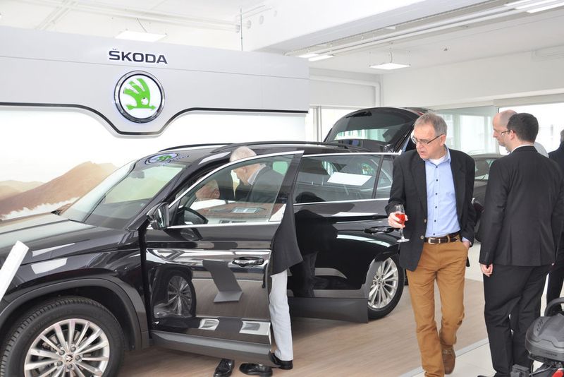 Für Interesse sorgte der Skoda-SUV Kodiaq. Der wird allerdings vielfach mit einem Dieselaggregat ausgestattet. Diese Motorentechnik sorgt derzeit für viel Diskussion, ... (Grimm / »kfz-betrieb«)