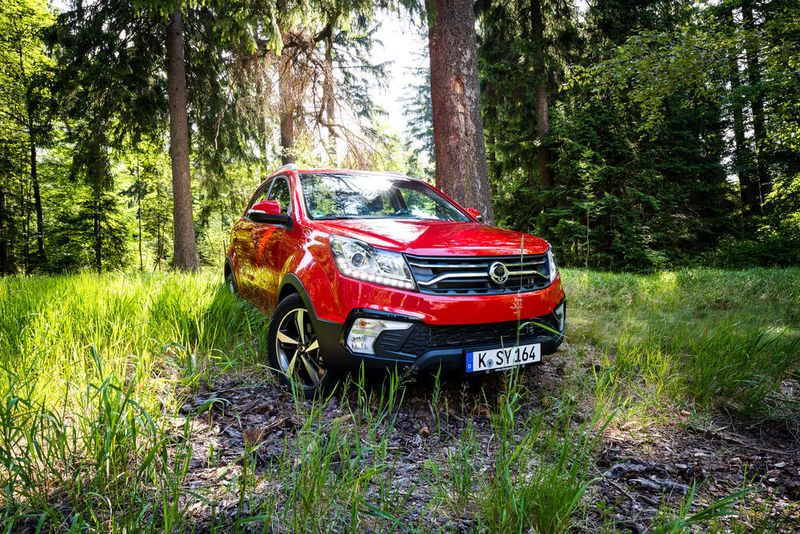 Beide Motoren können wahlweise mit Front- oder Allradantrieb sowie Sechs-Gang-Schalter oder -Automatik bestellt werden. Dabei sind alle Kombinationen möglich. (Manuel Debus)