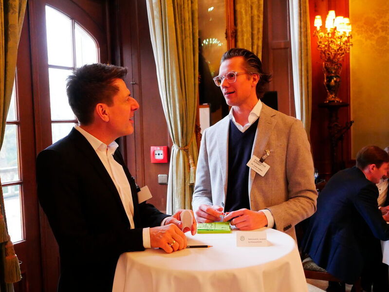 Dieter Stehle (l., Lenovo) mit Dr. Carlo Velten (Crisp Research)  (Vogel IT-Akademie)
