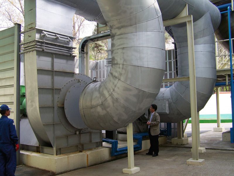Hohe Leistungen werden in vielen Bereichen der Industrie eingesetzt, seien es Extruder, Zentrifugen oder grosse Lüfter, wie hier in einer Müllverbrennungsanlage für Industrieabfälle. (Bild: Danfoss)