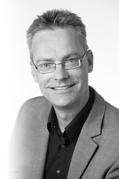 Franz Joachim Roßmann ist Technikjournalist in Gauting bei München. (www.fotostudioschuster.de)