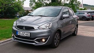 Der kleine Mitsubishi Space Star ist nicht nur in der Anschaffung preiswert. (Sven Prawitz/»Automobil Industrie«)