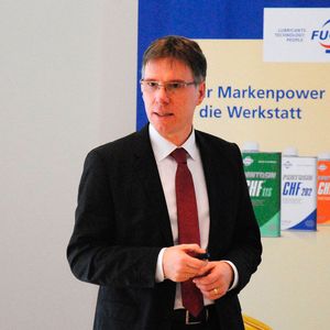 (Baeuchle / »kfz-betrieb«)