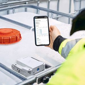 Endress+Hauser bringt das erste kabellose High-End 80 GHz Radar-Füllstandsmessgerät auf den Markt.  