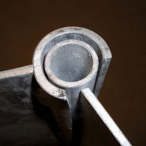 Das Besondere an der Konstruktion ist die Schubverbindung der einzelnen Bleche. 