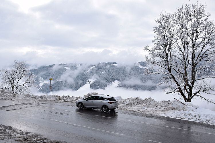 Kleiner Ausflug nach Österreich: Auf den kurvenreichen Straßen des Alpenlandes machte der Astra richtig Spaß. (Foto: Rosenow)