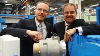 Thorsten Meier und Wolf D. Meier-Scheuven haben allen Grund zur Freude: denn bei Boge laufen die Geschäfte. (Bild: Boge)