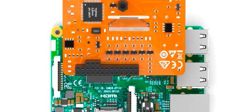 GraspIO Cloudio und Raspberry Pi (unten): IoT-PC für jedermann mit IR-, Licht- und Temperatursensor, Servoantrieb, Schalter und ADC-Anschlüssen GraspIO Cloudio und Raspberry Pi (unten): IoT-PC für jedermann mit IR-, Licht- und Temperatursensor, Servoantrieb, Schalter und ADC-Anschlüssen