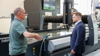 Zahlreiche Maschinen waren auf der METAV zu sehen: von der Wasserstrahlschneidanlage über Bearbeitungszentren und Drehmaschinen bis hin zu Erodiermaschinen und 3D-Druckern.
 (Bild: VDW)