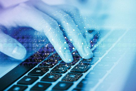 Digitalisierung ist eines der Schwerpunktthemen in der online durchgeführten Summer School von Klinkner und Partner (Symblbild).(Bild:  gemeinfrei, geralt /  Pixabay)