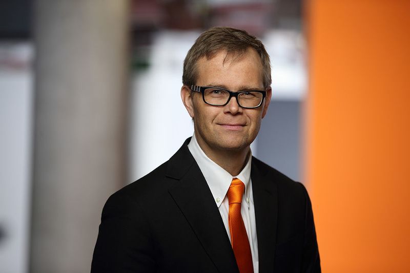 Stefan Lampa (CEO) ist Vorsitzender der Geschäftsführung Kuka Roboter GmbH: „Im Zeitalter der Industrie 4.0 spielt die Automobilbranche eine führende Rolle, um mit neuester Robotertechnik die direkte Mensch-Maschine-Kollaboration zu verwirklichen.“ (Bild: Kuka)