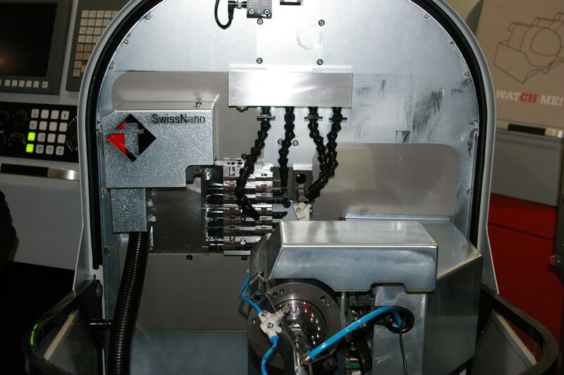 SwissNano ou le tour automatique selon Tornos, sur le stand Tornos à l'EPMT 2013. (Image: JR Gonthier)