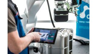 Intelligente Roboterlösungen für die Montage-Automatisierung: Am Fraunhofer IPA entwickelte man die Software Drag&Bot, die den Programmieraufwand reduziert. Damit lassen sich fertige Programmbausteine über eine graphische Bedienoberfläche schnell und intuitiv zu komplexen Roboterapplikationen zusammenfügen. Je nach Prozessanforderungen ist Drag&Bot modular erweiterbar.  (Fraunhofer IPA/Foto: Rainer Bez)