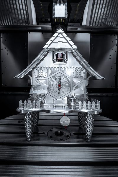 Bearbeitung Modellbau: Kuckucksuhr (Bild: Hermle)