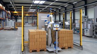 Mit dem Mensch-Maschine-Kollaborationsfähigen Motoman-HC10 holt man sich kompakte Flexibilität ins Haus, gepaart mit der Geschwindigkeit eines Industrieroboters – ein echtes USP! (Bild: Segbert)