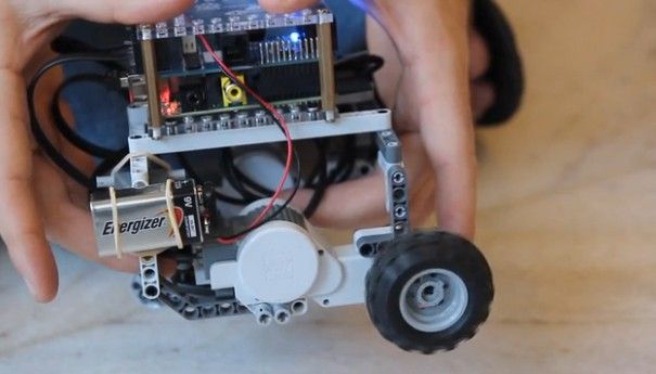 BrickPi Gefährt (Bild: Dexter Industries)