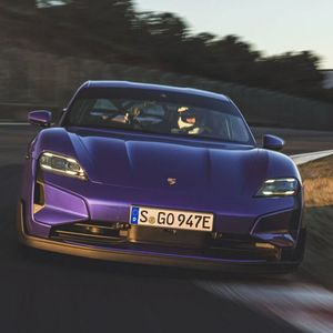 Mit dem komplett überarbeiteten Taycan Turbo GT durchbricht nun auch Porsche die 1000-PS-Schallgrenze.(Bild:  Porsche)