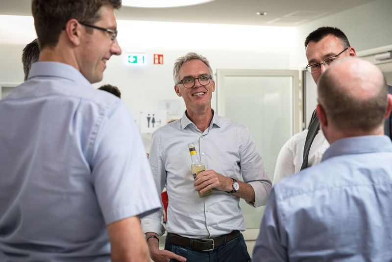 Anwenderkongress Steckverbinder 2023: Tag 1 mit Basisseminaren, Podiumsdiskussion und Posterslam. (Bild: Stefan Bausewein)