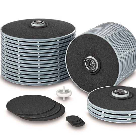 Die optimierten aktivkohlehaltigen Beco-Carbon-Tiefenfilterschichten sind in allen gängigen Bauformen verfügbar.(Bild:  Eaton)