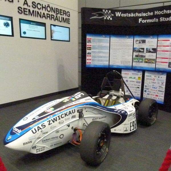 Das Formula Student-Fahrzeug FP511e wurde vom WHZ RacingTeam Zwickau der Westsächsischen Hochschule Zwickau mit CATIA V5 konstruiert. (Bild: J. Pfeiffer)
