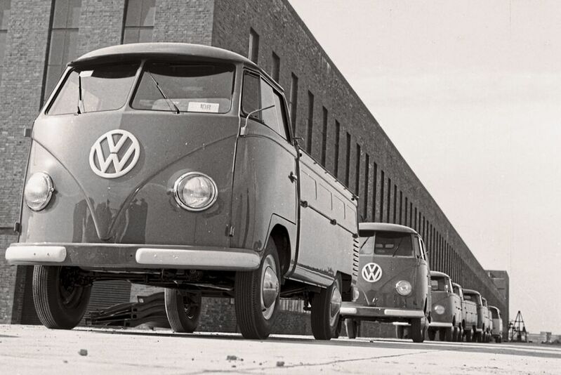 Die Produktion des T1 begann 1950 im VW-Werk in Wolfsburg.